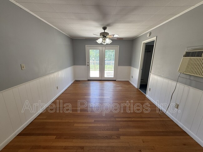 Building Photo - 2239 Buckingham Rd