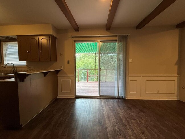 Building Photo - 5906 Mountainclimb Dr