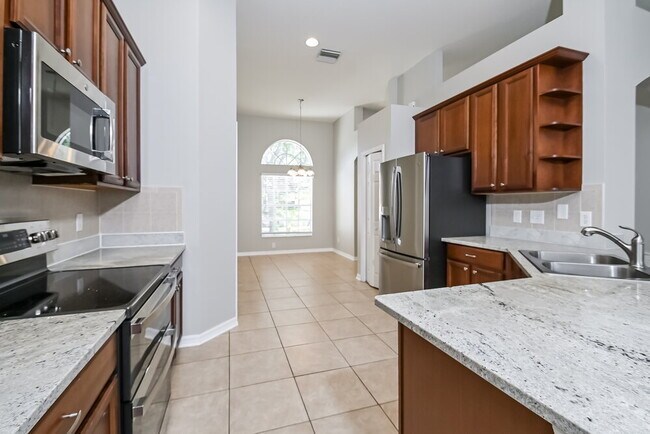 Building Photo - 9411 Laurel Ledge Dr