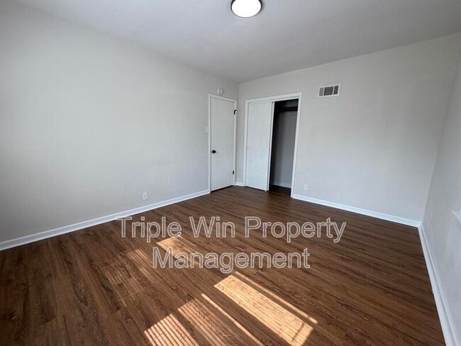 Building Photo - 7560 Alicia Ave