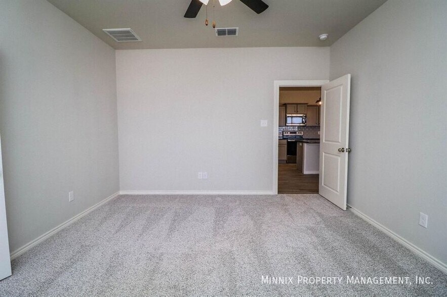 Building Photo - 2525 137th St