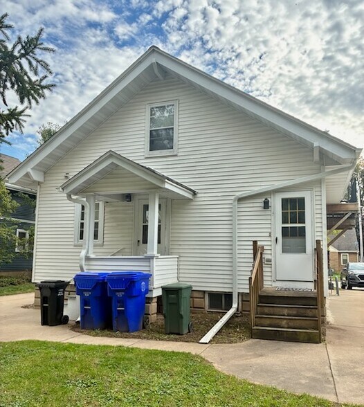 Building Photo - 1220 W Packard St