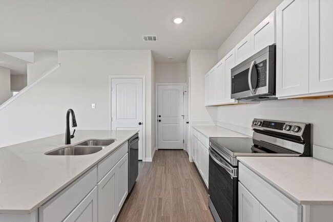 Building Photo - Brand New 4 Bed / 3 Bath Home for Rent Mod...