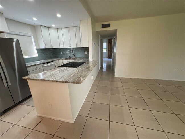 Building Photo - 3300 Fox Chase Cir