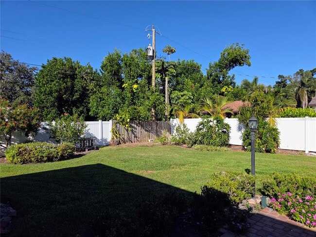 Building Photo - 124 Giralda Blvd NE