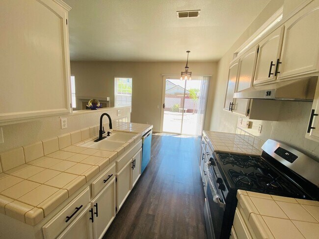 Building Photo - 8552 Charente Way