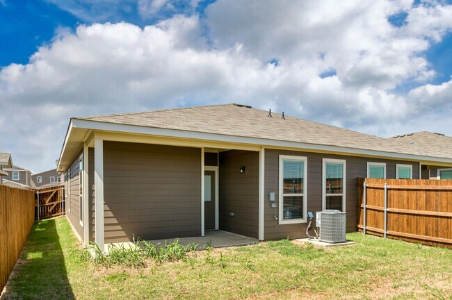 Building Photo - 744 Wheatfield Dr