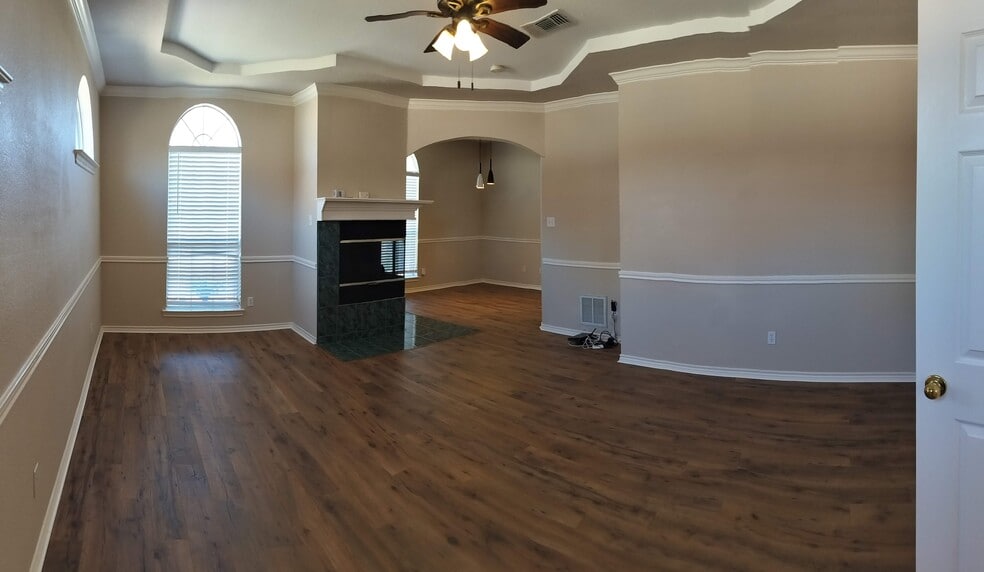 Building Photo - 8001 Case Dr