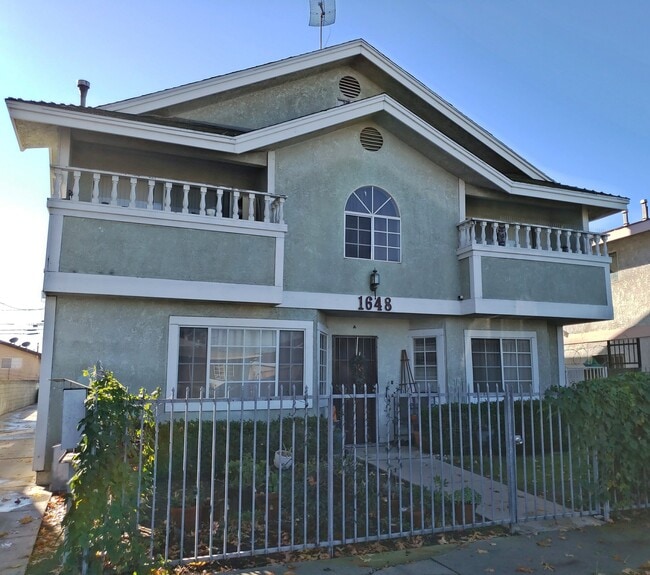 Front - 1648 W 208th St