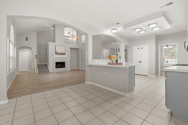 Building Photo - 6209 Fawnlake Dr
