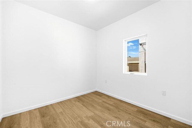 Building Photo - 1375 N Mentor Ave