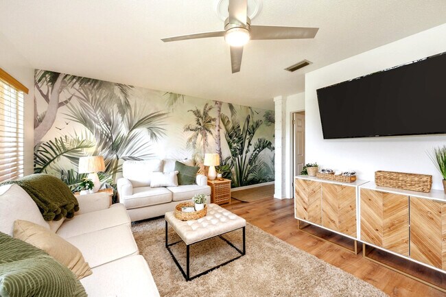 Building Photo - 4000 Gulf Terrace Dr