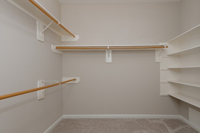 Building Photo - 50 E Pipers Green St
