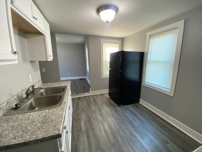 Building Photo - Coming Soon! Rock Island 1 Bedroom House