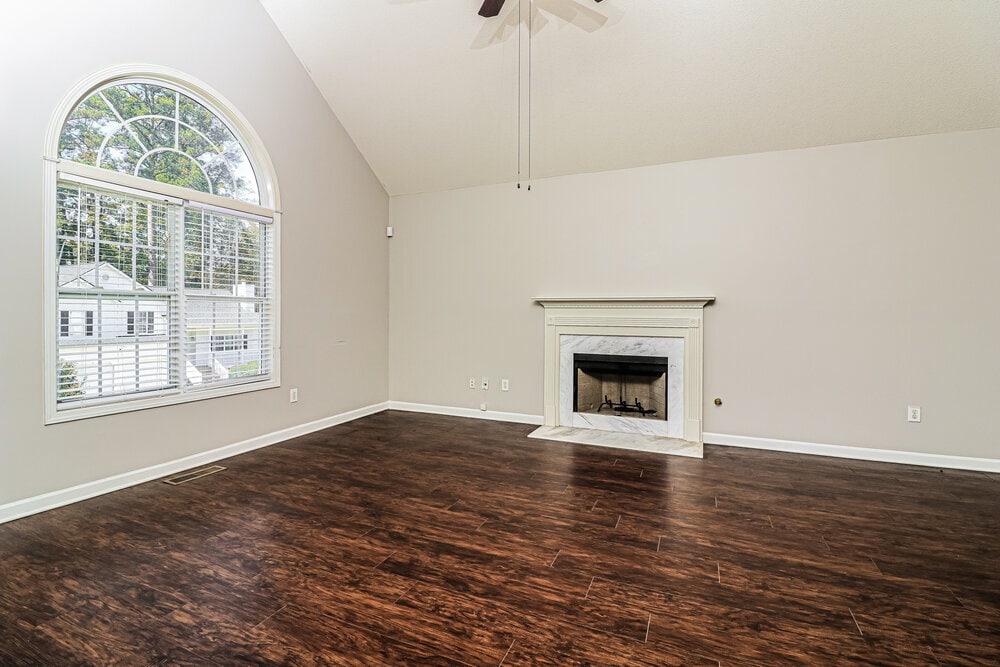 Building Photo - 5879 Newnan Ct