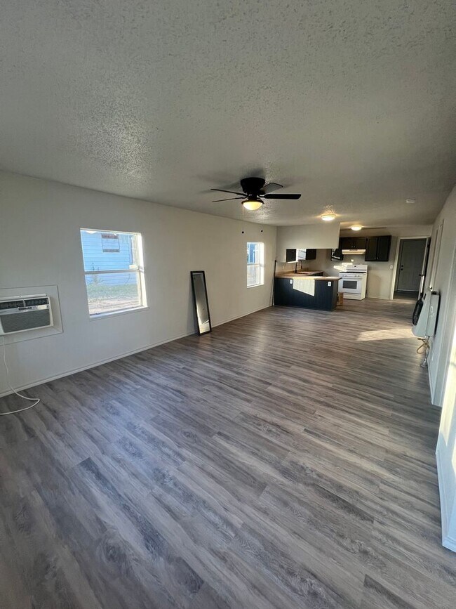 Building Photo - 11th Rentals