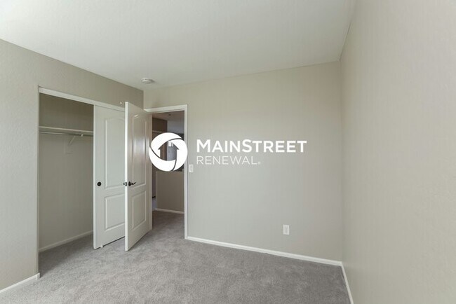 Building Photo - 4 Bedroom Pet-Friendly Home in Phoenix, AZ with Main Street Renewal