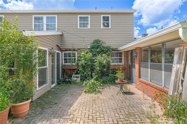 Building Photo - 7072 Cliffstone Dr