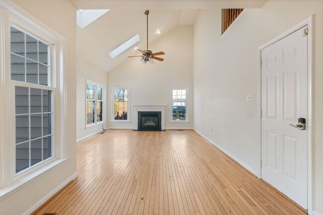 Building Photo - 655 Lancaster St