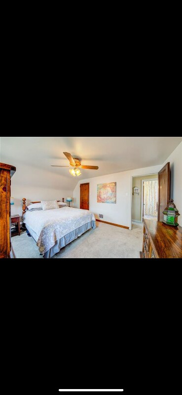 Building Photo - 10 Penn Dr