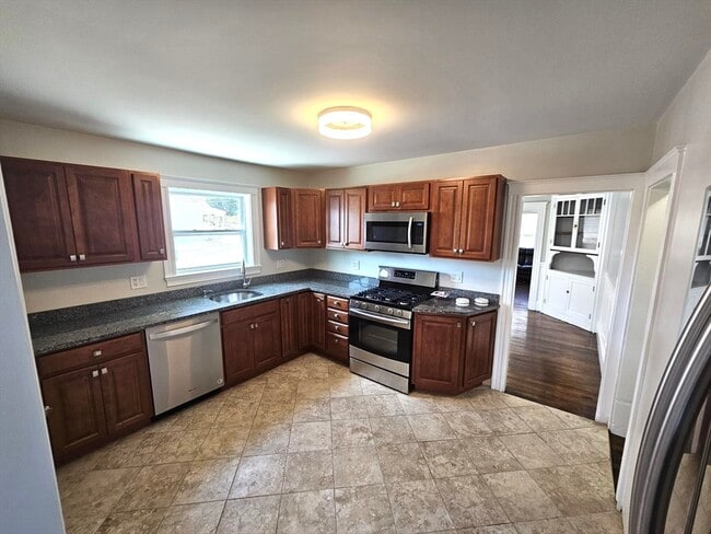 Building Photo - 42 Wood Ave