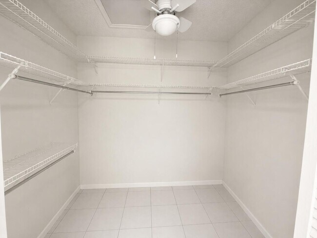 Building Photo - 7758 Cloverfield Cir