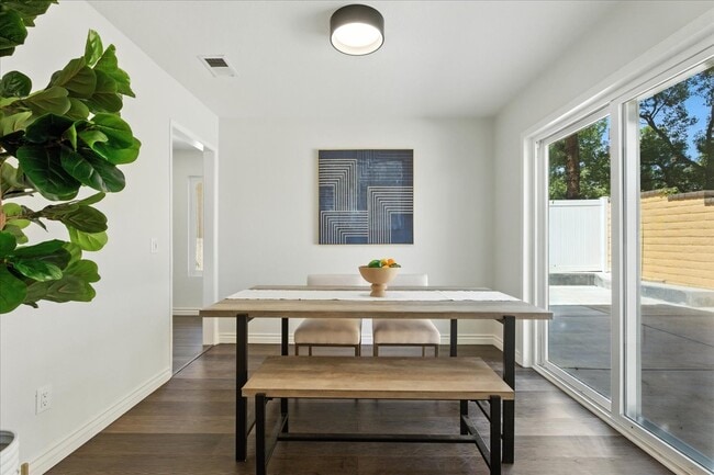 Building Photo - 6979 Walker Ct