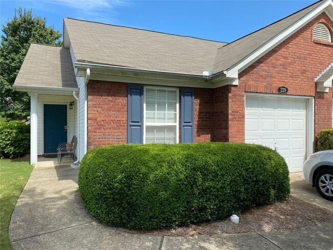 Primary Photo - 229 Cottonwood Creek Cir
