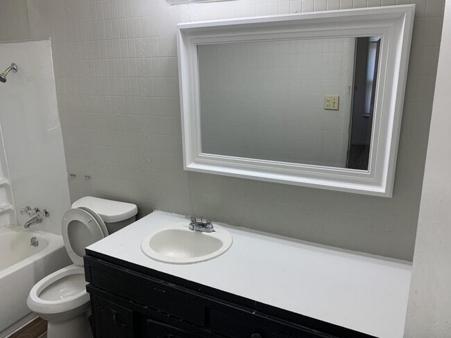 Building Photo - 1610 SE 62nd St