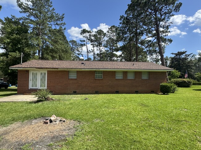 Building Photo - 908 Jungle Rd
