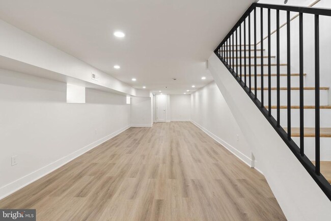 Building Photo - 5237 McKean Ave
