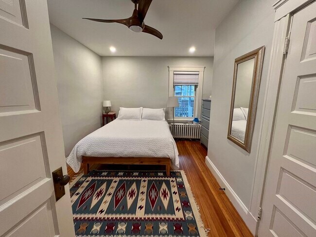 Building Photo - 12 Rosemary St