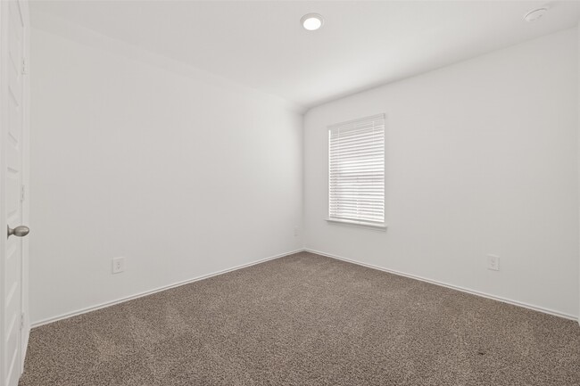 Building Photo - 7427 Audubon Russet Dr