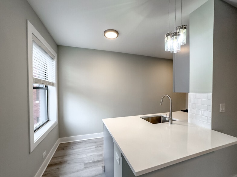 Building Photo - 373 Hazel Ave