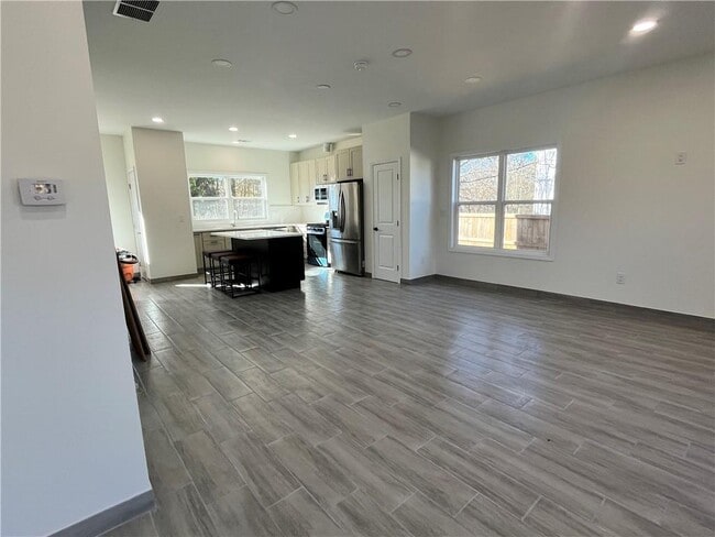 Building Photo - 4500 Kings Lake Dr NE