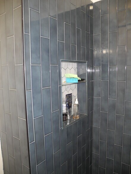 Building Photo - 1934 Henderson Ave