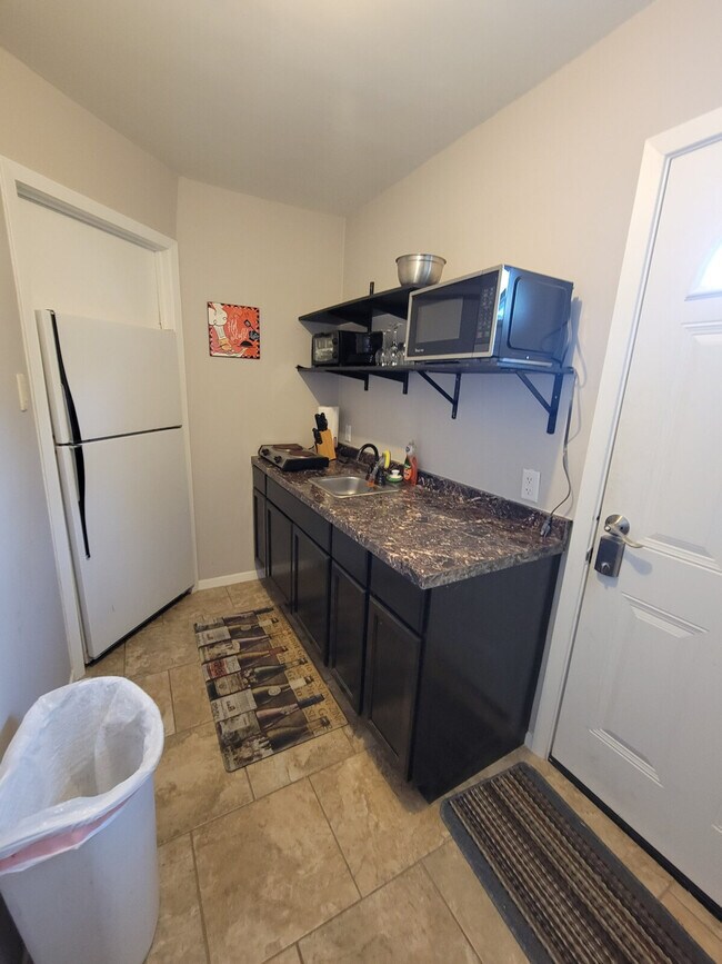 Building Photo - 8304 Bridgetown Dr