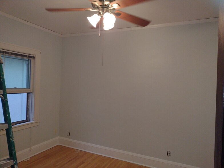 Building Photo - 1895 Portland Ave