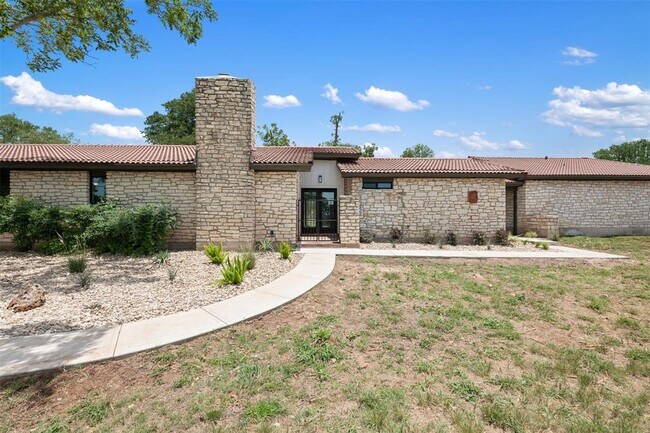 Building Photo - 2020 Hilliard Rd