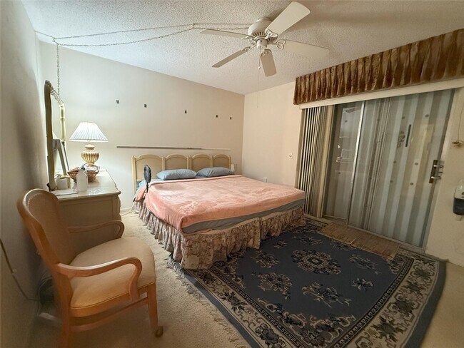 Building Photo - 340 Horizon W