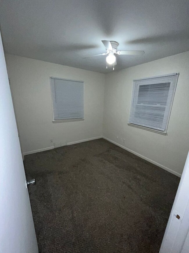 Building Photo - Agent Interest