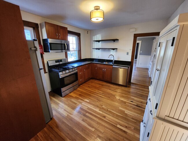 Building Photo - 76 Dudley St