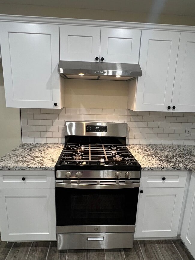 Building Photo - 3014 Nona Cir