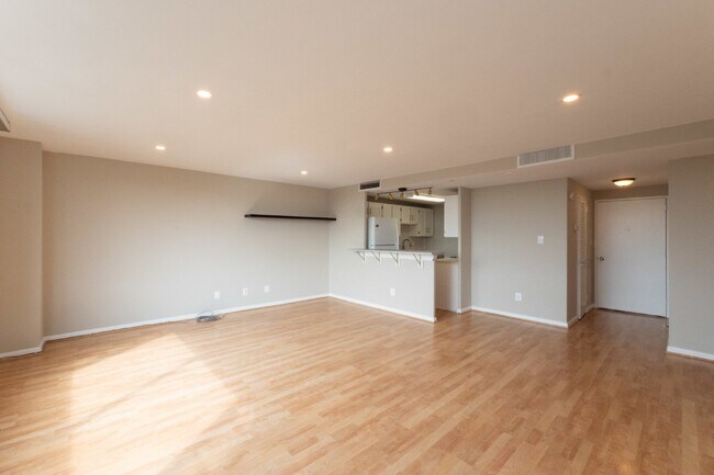 Building Photo - 4600 Duke St
