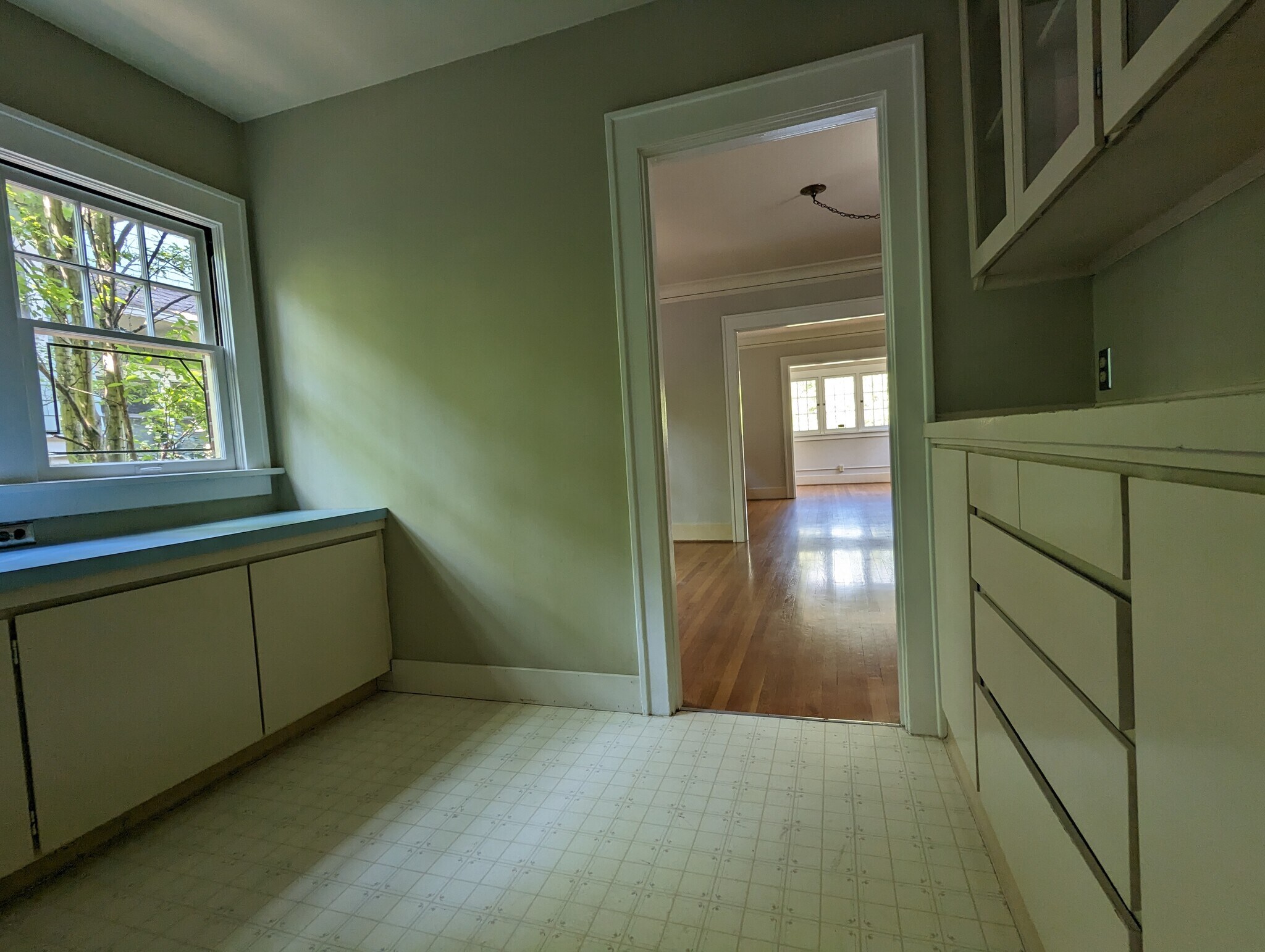 Building Photo - 2124 SE Elliott Ave