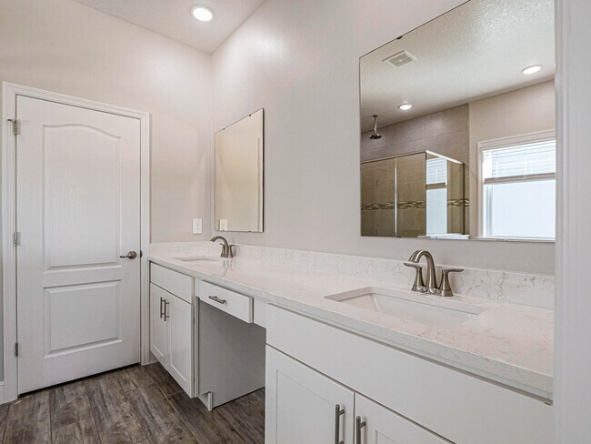 Building Photo - 9405 Serapis Wy