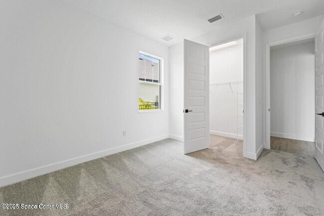 Building Photo - 2737 Kamin Dr