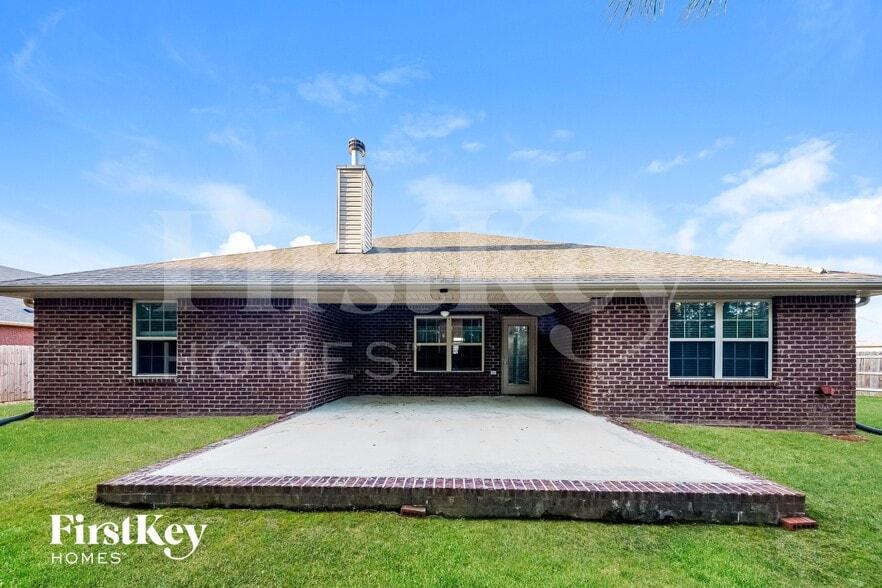 Building Photo - 145 Hillcrest Dr