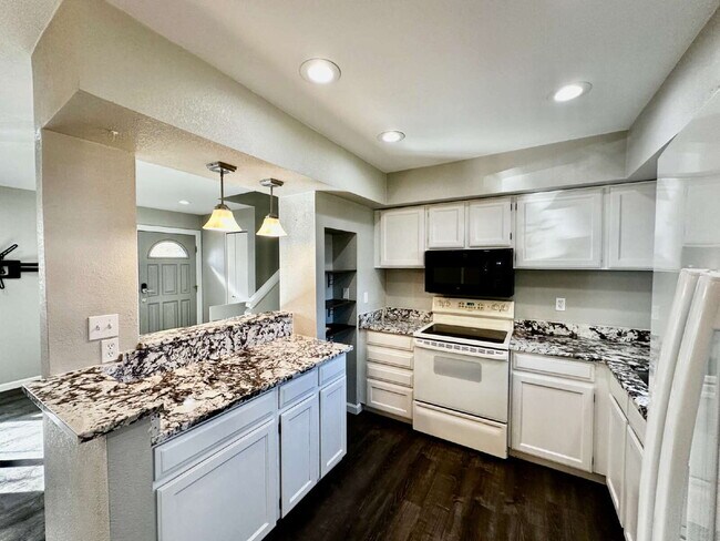 Building Photo - AVAILABLE NOW! Charming 3-Bedroom Retreat ...