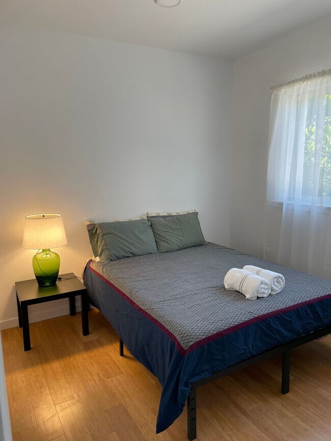 Building Photo - Viewing Schedule: Please call Shami at (415) 225-2543 to schedule a viewing.